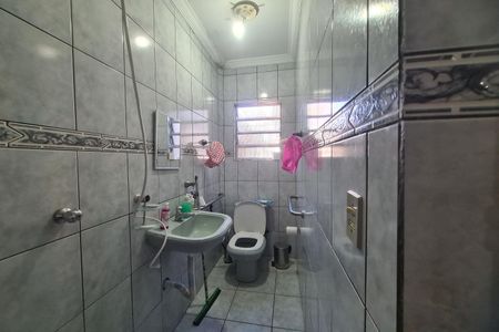 Casa à venda com 176m², 4 quartos e 3 vagasBanheiro da Suíte 2