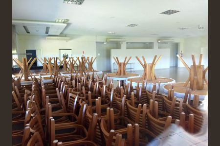Casa de condomínio para alugar com 300m², 4 quartos e 4 vagas Casa de condomínio para alugar com 300m², 4 quartos e 4 vagasÁrea comum