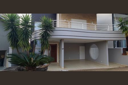 Casa de condomínio para alugar com 300m², 4 quartos e 4 vagas