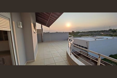 Casa de condomínio para alugar com 300m², 4 quartos e 4 vagas
