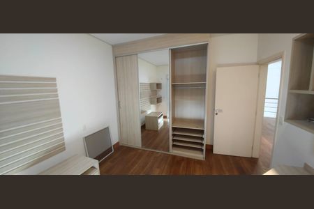 Casa de condomínio para alugar com 300m², 4 quartos e 4 vagas