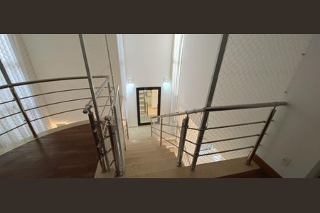 Casa de condomínio para alugar com 300m², 4 quartos e 4 vagas