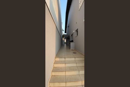 Casa de condomínio para alugar com 300m², 4 quartos e 4 vagas
