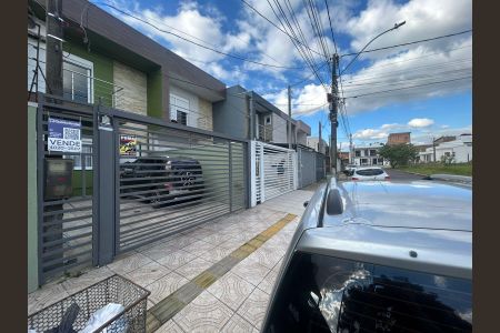 Casa à venda com 132m², 3 quartos e 2 vagas Casa à venda com 132m², 3 quartos e 2 vagasFachada