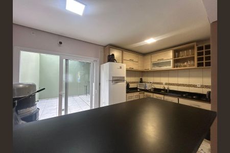 Casa à venda com 132m², 3 quartos e 2 vagas Casa à venda com 132m², 3 quartos e 2 vagasCozinha