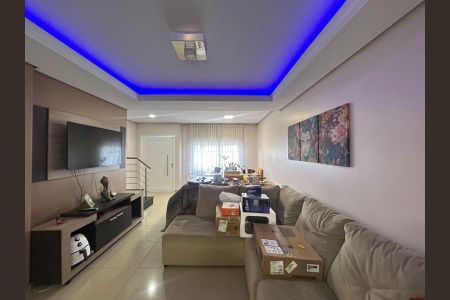 Casa à venda com 132m², 3 quartos e 2 vagas Casa à venda com 132m², 3 quartos e 2 vagasSala
