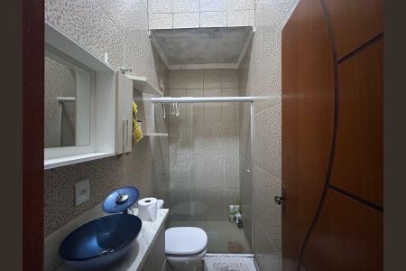 Casa à venda com 132m², 3 quartos e 2 vagas Casa à venda com 132m², 3 quartos e 2 vagasBanheiro