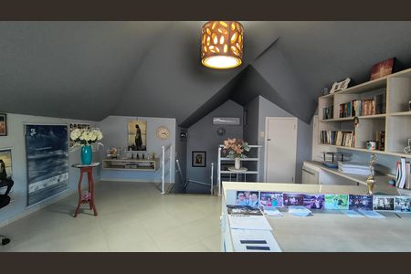Sótão  de casa de condomínio à venda com 4 quartos, 250m² em Vargem Pequena, Rio de Janeiro