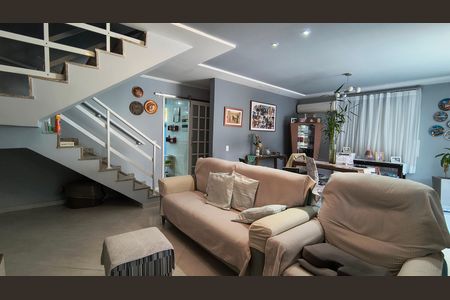 Sala de casa de condomínio à venda com 4 quartos, 250m² em Vargem Pequena, Rio de Janeiro