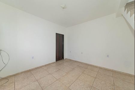 Casa para alugar com 70m², 3 quartos e sem vaga Casa para alugar com 70m², 3 quartos e sem vagaSala