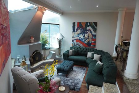 Sala íntima de casa de condomínio à venda com 5 quartos, 585m² em Morada dos Pássaros, Barueri