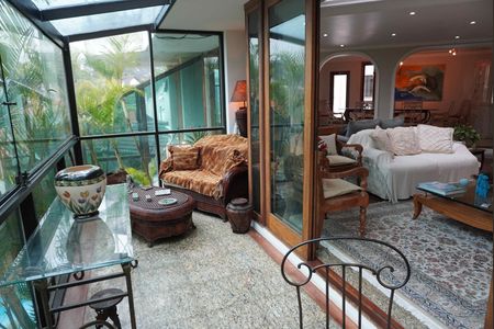 Varanda vidraçada de casa de condomínio à venda com 5 quartos, 585m² em Morada dos Pássaros, Barueri
