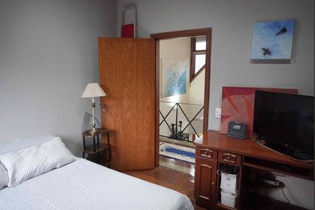 Casa de condomínio à venda com 585m², 5 quartos e 3 vagasQuarto1