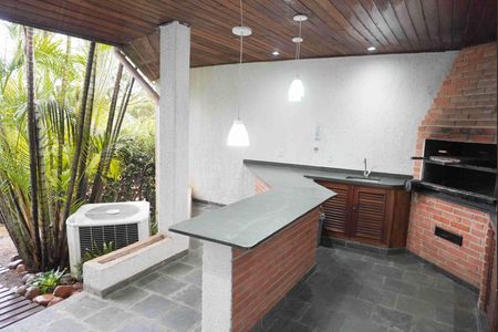 Casa de condomínio à venda com 585m², 5 quartos e 3 vagasÁrea externa