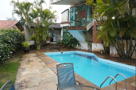 Casa de condomínio à venda com 585m², 5 quartos e 3 vagasPiscina