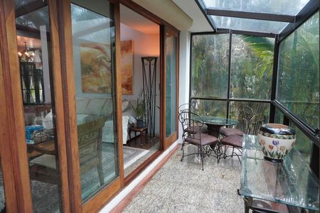 Casa de condomínio à venda com 585m², 5 quartos e 3 vagasVaranda vidraçada