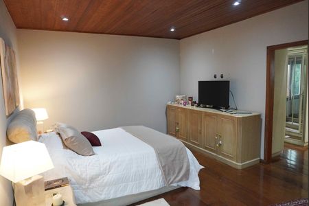 Casa de condomínio à venda com 585m², 5 quartos e 3 vagasSuite1 - Principal