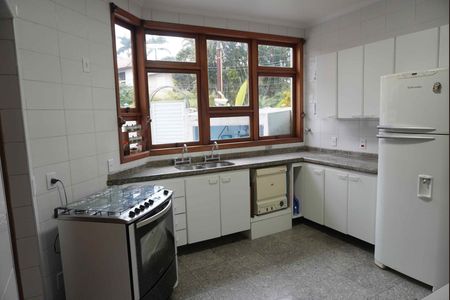 Casa de condomínio à venda com 585m², 5 quartos e 3 vagasCozinha