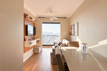 Apartamento à venda com 44m², 2 quartos e 1 vaga Apartamento à venda com 44m², 2 quartos e 1 vagaSala