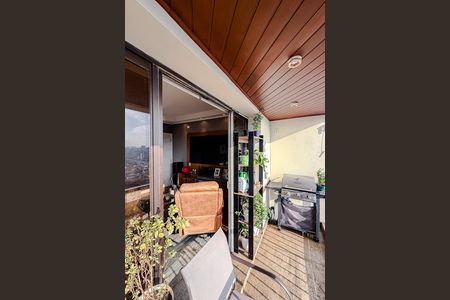 Apartamento à venda com 106m², 3 quartos e 2 vagas Apartamento à venda com 106m², 3 quartos e 2 vagasVaranda