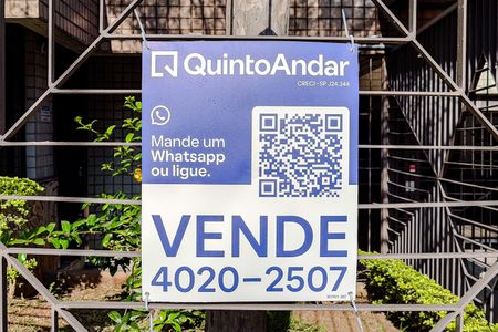 Apartamento à venda com 106m², 3 quartos e 2 vagas Apartamento à venda com 106m², 3 quartos e 2 vagasPlaquinha
