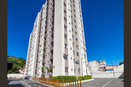 Apartamento à venda com 44m², 2 quartos e 1 vaga Apartamento à venda com 44m², 2 quartos e 1 vagaFachada e portaria