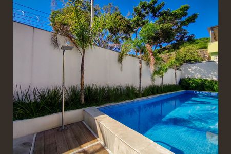 Apartamento à venda com 44m², 2 quartos e 1 vaga Apartamento à venda com 44m², 2 quartos e 1 vagaÁrea comum - Piscina