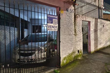 Casa à venda com 129m², 2 quartos e 1 vaga Casa à venda com 129m², 2 quartos e 1 vagaFachada