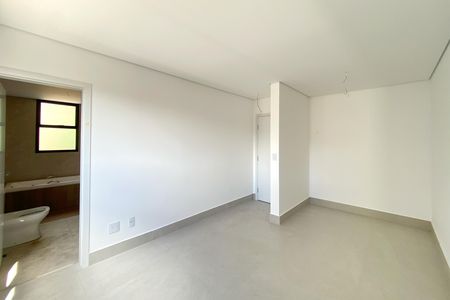 Apartamento à venda com 227m², 3 quartos e 2 vagasSuite 1