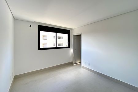 Apartamento à venda com 227m², 3 quartos e 2 vagasSuite 1