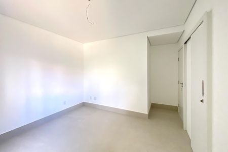 Apartamento à venda com 227m², 3 quartos e 2 vagasSemisuite 3