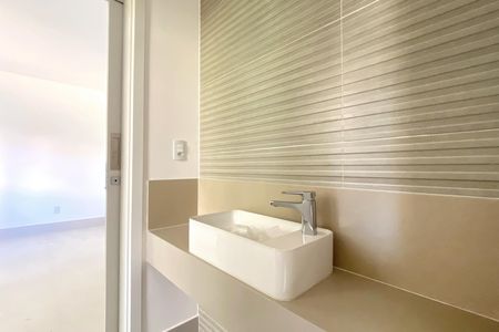 Apartamento à venda com 227m², 3 quartos e 2 vagasBanheiro das Semisuites