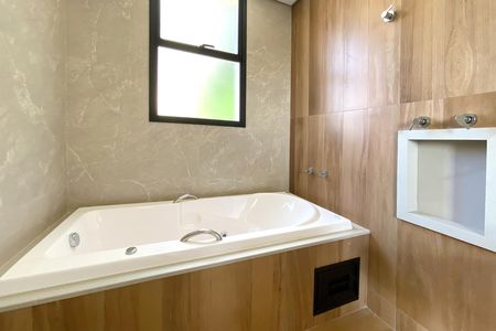 Apartamento à venda com 227m², 3 quartos e 2 vagasBanheiro da Suíte 1