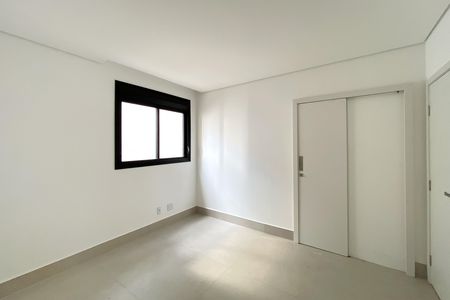 Apartamento à venda com 227m², 3 quartos e 2 vagasSemisuite 2
