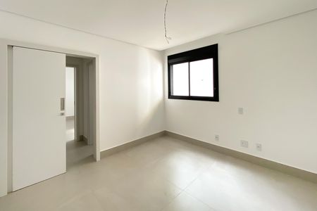Apartamento à venda com 227m², 3 quartos e 2 vagasSemisuite 3