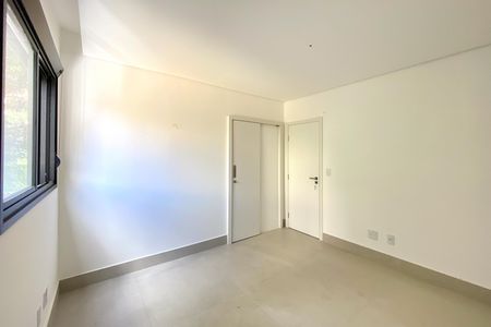 Apartamento à venda com 227m², 3 quartos e 2 vagasSemisuite 2