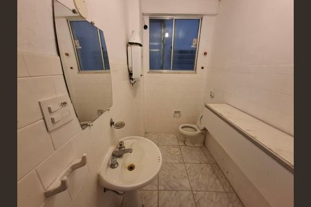 Banheiro  de apartamento para alugar com 2 quartos, 69m² em Lapa, Rio de Janeiro