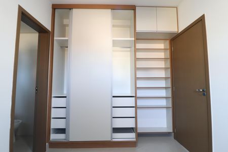 Apartamento para alugar com 55m², 2 quartos e 1 vagaQuarto 2 - Suíte