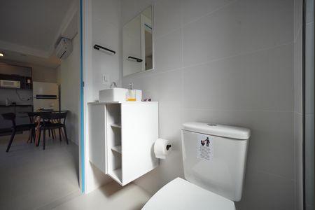 Banheiro Social de apartamento para alugar com 1 quarto, 40m² em Centro, Florianópolis