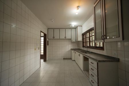 Casa para alugar com 200m², 4 quartos e 4 vagasCozinha