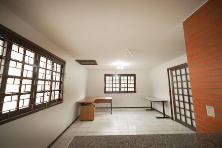 Casa para alugar com 200m², 4 quartos e 4 vagasSalão de Festas