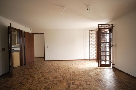 Casa para alugar com 200m², 4 quartos e 4 vagasSuíte