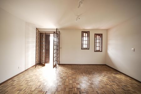 Casa para alugar com 200m², 4 quartos e 4 vagasSuíte