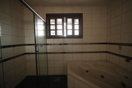 Casa para alugar com 200m², 4 quartos e 4 vagasBanheiro da Suíte
