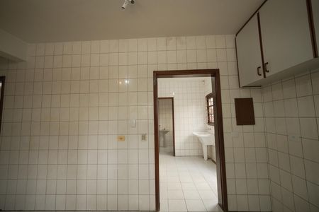 Casa para alugar com 200m², 4 quartos e 4 vagasCozinha