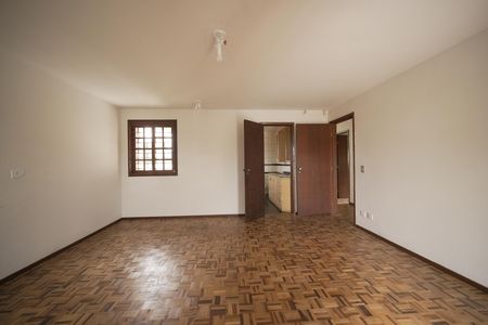 Casa para alugar com 200m², 4 quartos e 4 vagasSuíte