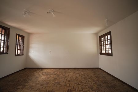 Casa para alugar com 200m², 4 quartos e 4 vagasSuíte