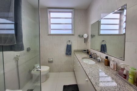 Casa à venda com 159m², 3 quartos e 1 vaga Casa à venda com 159m², 3 quartos e 1 vagaBanheiro Social