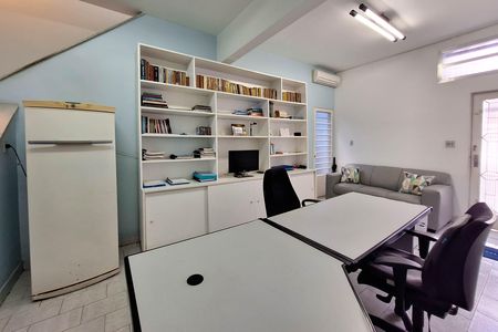 Casa à venda com 159m², 3 quartos e 1 vaga Casa à venda com 159m², 3 quartos e 1 vagaEscritório