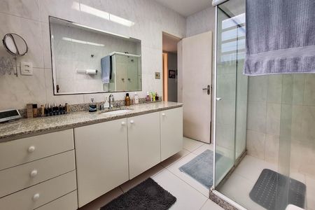 Casa à venda com 159m², 3 quartos e 1 vaga Casa à venda com 159m², 3 quartos e 1 vagaBanheiro Social